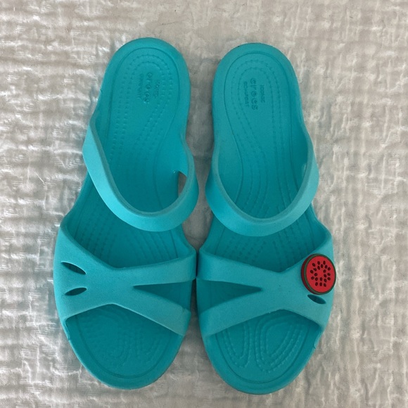 Crocs woman’s size 6 strapped sandals - Picture 3 of 10